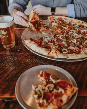 Mojo Pizza N’ Pub